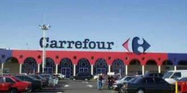Carrefour rechazó las ofertas por su cadena argentina y aparece un mediador para armar un pool