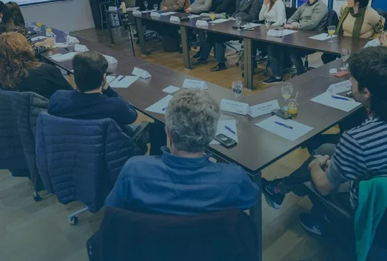 Los empresarios se esperanzan en vender más en 2026, pero a costa de ganar menos, según encuesta