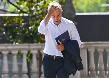 Luis Caputo sale a buscar financiamiento para pagar vencimientos por $7,2 billones