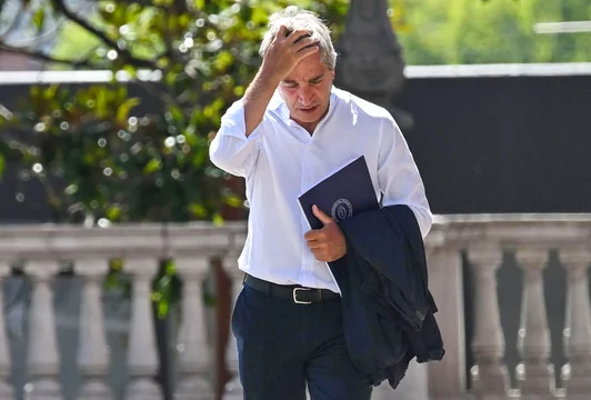 Luis Caputo sale a buscar financiamiento para pagar vencimientos por $7,2 billones