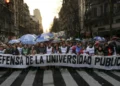 Los sueldos universitarios pierden 32% con Milei: cuánto necesitan para recomponerse