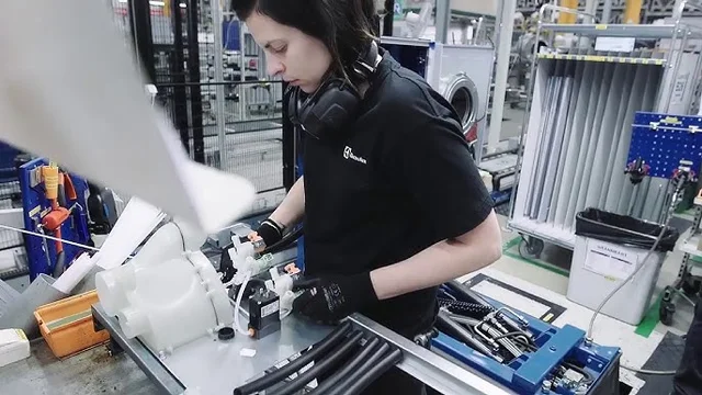 Se perdieron casi 80 mil puestos de trabajo en la industria desde la asunción de Milei