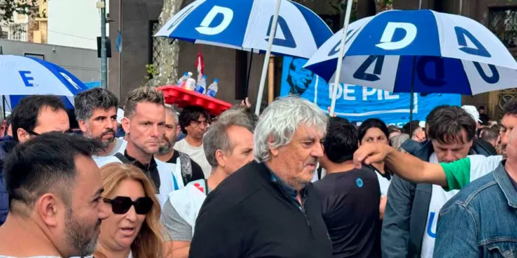 Medida cautelar paraliza la aplicación de la reforma laboral para todos los docentes del país