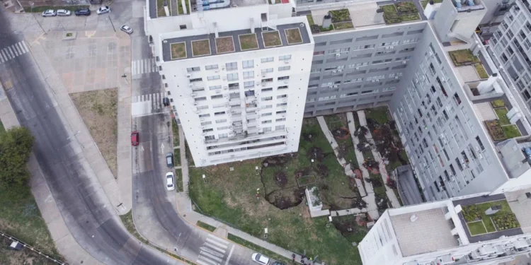 Se cumple un mes del derrumbe de Parque Patricios: 300 familias afectadas y un futuro arruinado