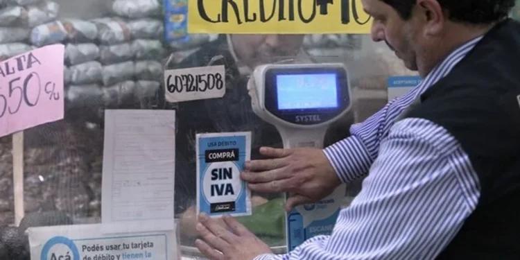 El leve repunte en la cobranza del IVA no convalida el optimismo oficial sobre el consumo
