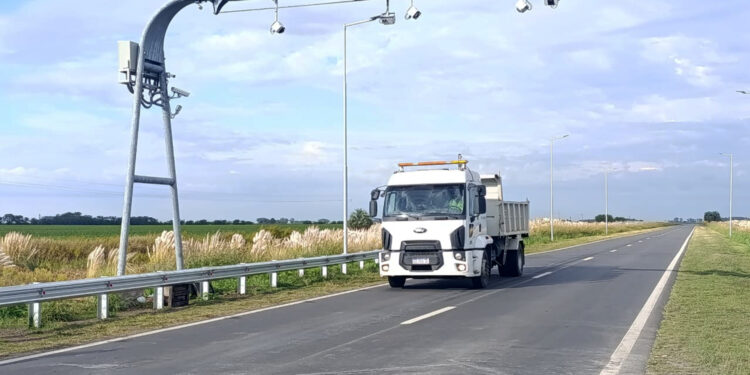 Vialidad continúa efectuando el control de pesos y dimensiones en la red provincial