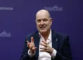 Sturzenegger sigue con su guerra contra la ANMAT: sus motivos