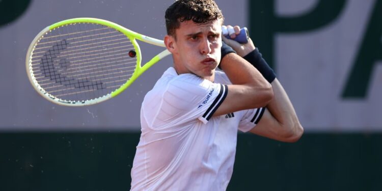 Juan Manuel Cerúndolo dio el batacazo del año y eliminó a Sinner en Roland Garros