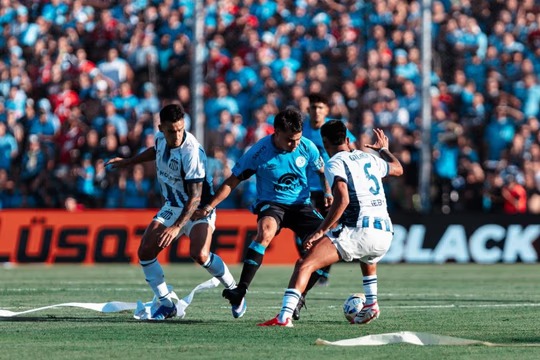 Córdoba se paraliza: Talleres y Belgrano se enfrentan por un lugar en los cuartos de final del Torneo Apertura