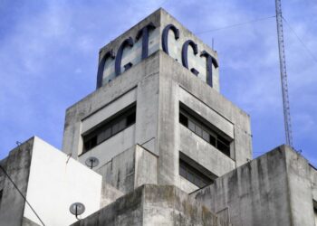 La CGT se reúne y se espera que anuncie las próximas medidas, pero aún sin un paro en el horizonte