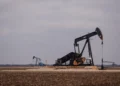 El petróleo se vuelve a disparar y se acerca a los US$100 en plena escalada en Medio Oriente