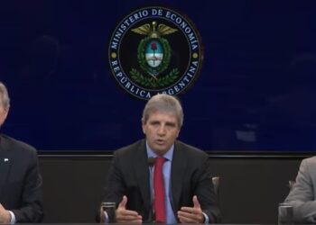 Caputo anunció el programa financiero de 2027: «Salir a los mercados es una opción más, no un objetivo”