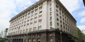 Cuáles son los montos y los bancos que le prestaron al Gobierno para pagar un vencimiento de deuda