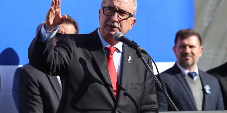 Misiones: Passalacqua prorroga auxilio financiero y expone hogares endeudados