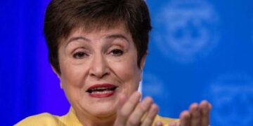 Kristalina Georgieva le dio la bienvenida a una economista argentina al FMI
