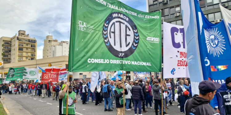 Marcha contra el endeudamiento: Aguiar no descarta que “el creciente nivel de deudas se convierta en el desencadenante de un estallido social en el país”