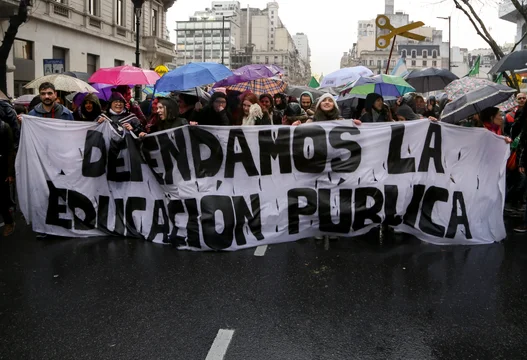 Gremios universitarios pararán este miércoles, tras fracasar la reunión con el Gobierno por un aumento salarial