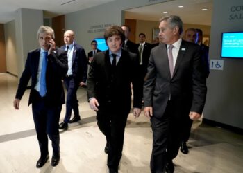 Tras las críticas de Milei, el Gobierno relativizó la volatilidad de los indicadores y no prevé cambios