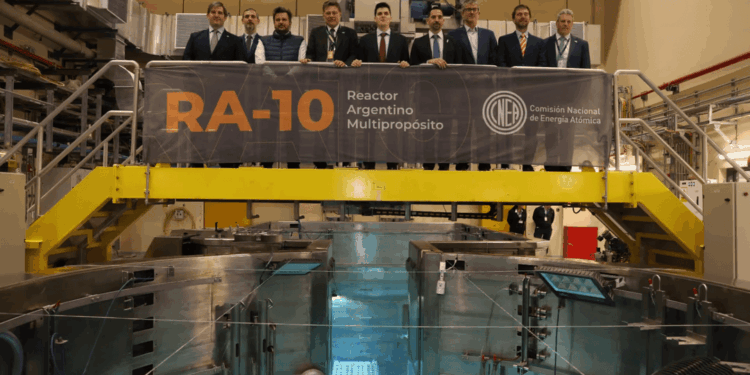 El Gobierno confirmó que el reactor RA-10 comenzará a operar en 2027 y sumará inversión privada