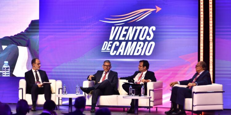 El papel de Latinoamérica en el mundo: analistas regionales debatieron sobre las medidas políticas y económicas