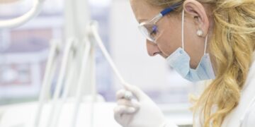 La receta de las empresas familiares para importar e innovar en la salud local