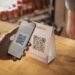 Los pagos con QR y transferencias crecen más del 60% en un año y desplazan al efectivo y las tarjetas