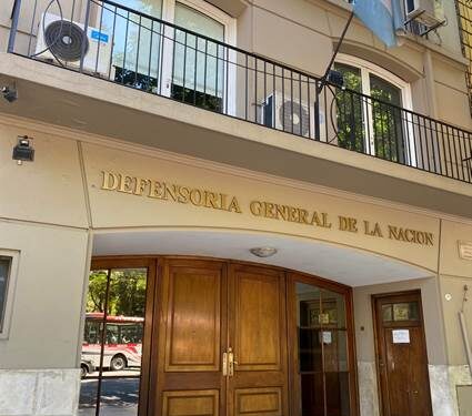 DESDE LA ENTRADA EN VIGENCIA DEL NUEVO RÉGIMEN PENAL JUVENIL, EL MINISTERIO PÚBLICO DE LA DEFENSA GARANTIZA LA DEFENSA ESPECIALIZADA DE ADOLESCENTES Y LA ASISTENCIA A VÍCTIMAS