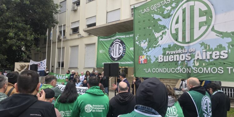 ATE protestó en Fabricaciones Militares para rechazar su intento de privatización y Aguiar asegura que “el conflicto se va a profundizar”