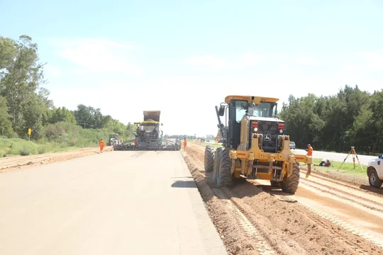 El Gobierno amplía emisión de títulos por $221.119 millones para saldar deudas de obra pública