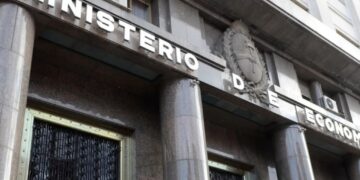 El Ministerio de Economía busca financiamiento para un vencimiento de $4,86 billones